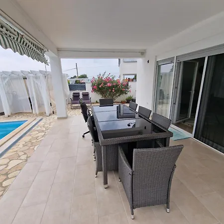 Haus Milly Jacuzzi & Pool Сasa de vacaciones *