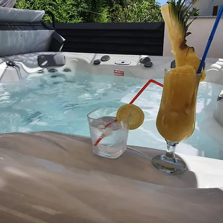 Haus Milly Jacuzzi & Pool Сasa de vacaciones *