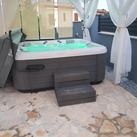 Сasa de vacaciones Haus Milly Jacuzzi & Pool