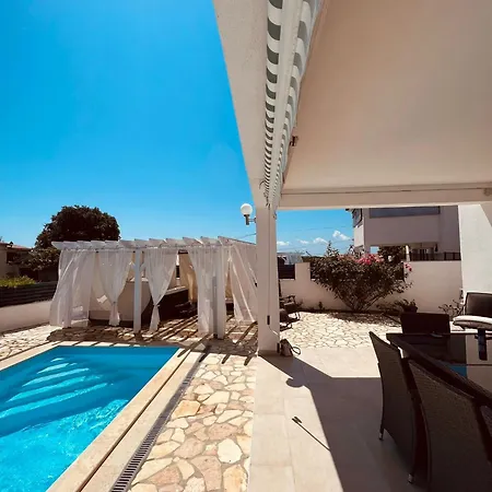 Hébergement de vacances Haus Milly Jacuzzi & Pool Krnica