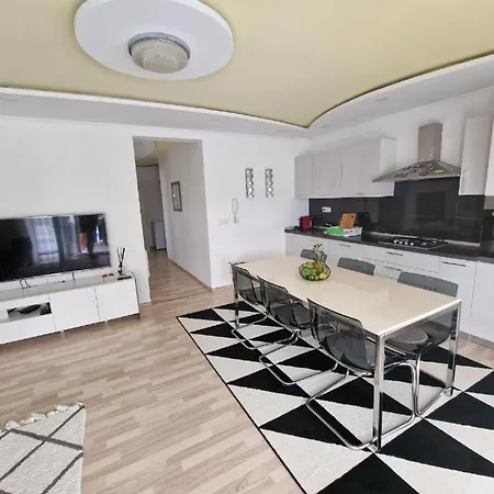 Haus Milly Jacuzzi & Pool Hébergement de vacances