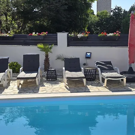 Haus Milly Jacuzzi & Pool